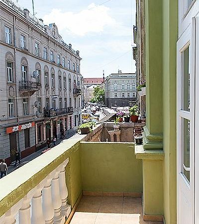 Apartment Vozle Teatra Opery I Baleta Lviv Exteriör bild