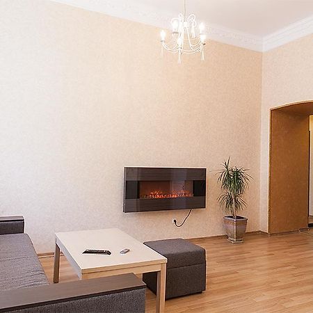 Apartment Vozle Teatra Opery I Baleta Lviv Exteriör bild